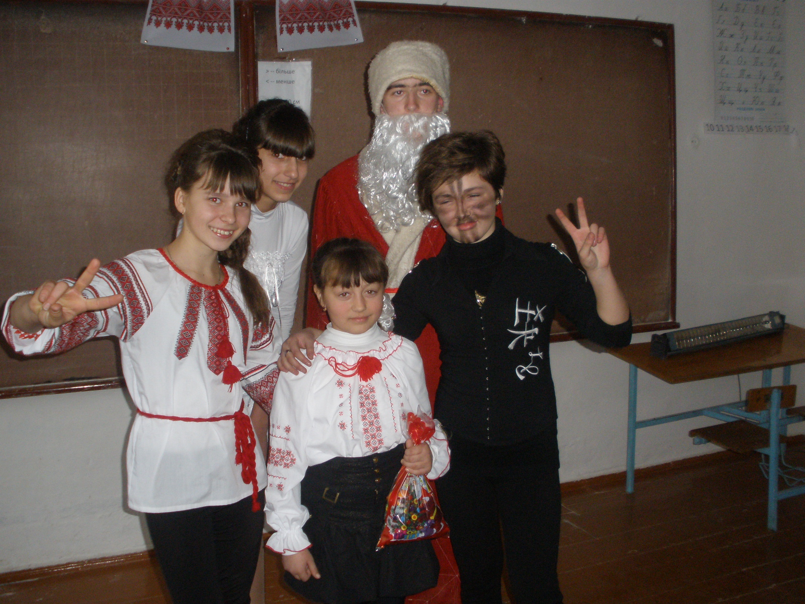 19 грудня 2013 року в Малостидинській ЗОШ відбулося свято Миколая